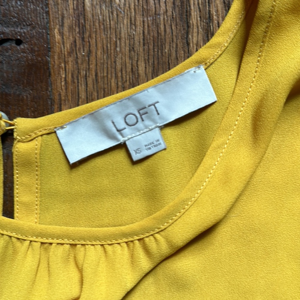 LOFT blouse - Picture 3 of 4